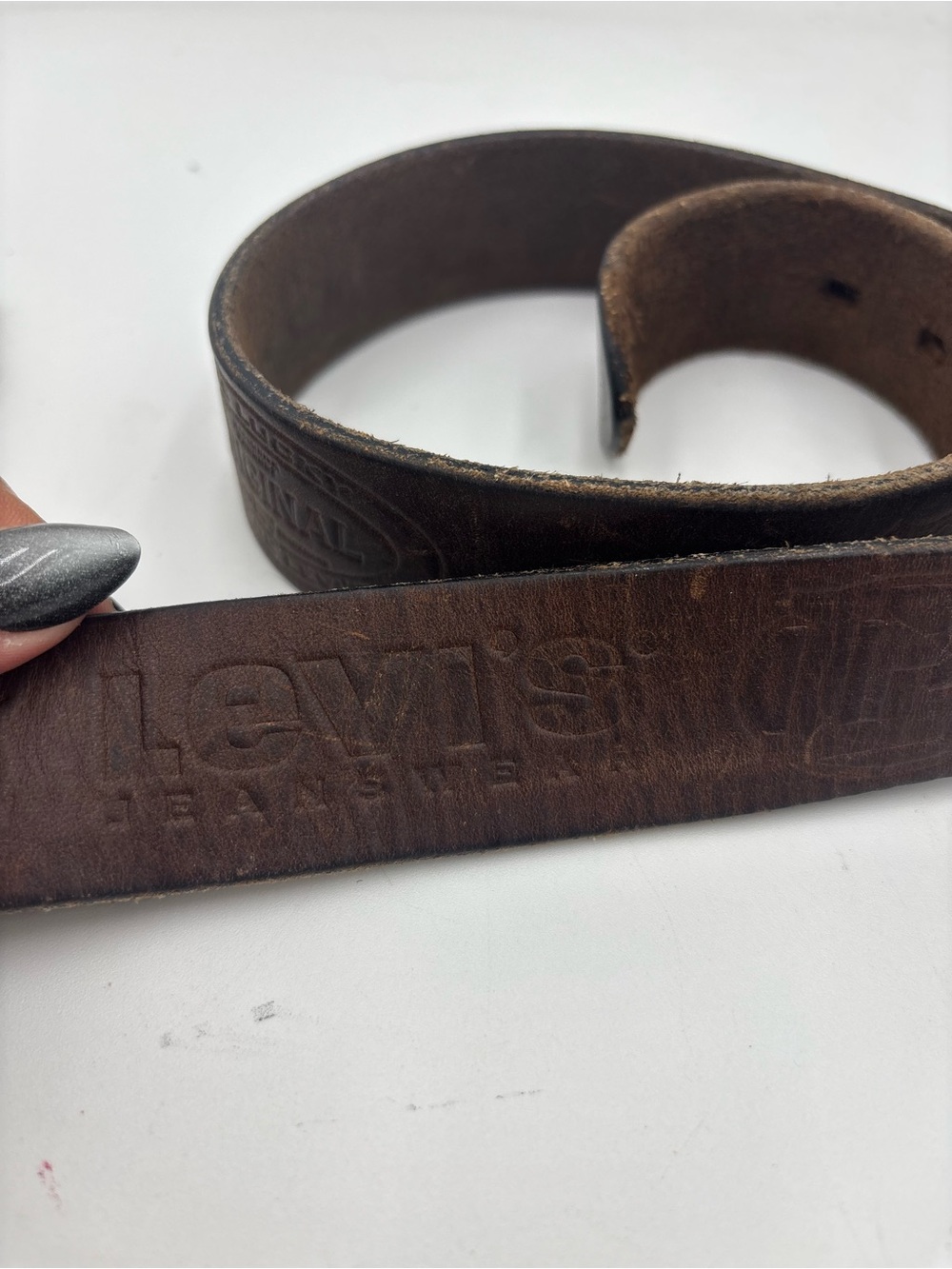 LEVI’S Vintage 80s/90s Jeanswear Brown Genuine Leather Belt – Bold Embossed Logo